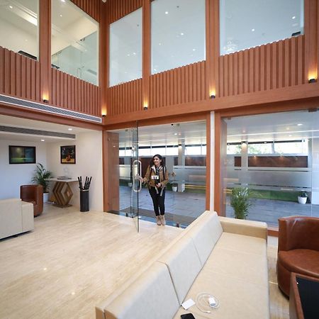 Royal Residency Hotel Kannangad Kültér fotó