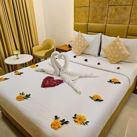 Royal Residency Hotel Kannangad Kültér fotó