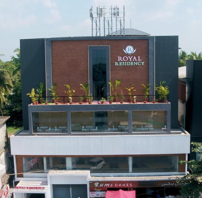 Royal Residency Hotel Kannangad Kültér fotó