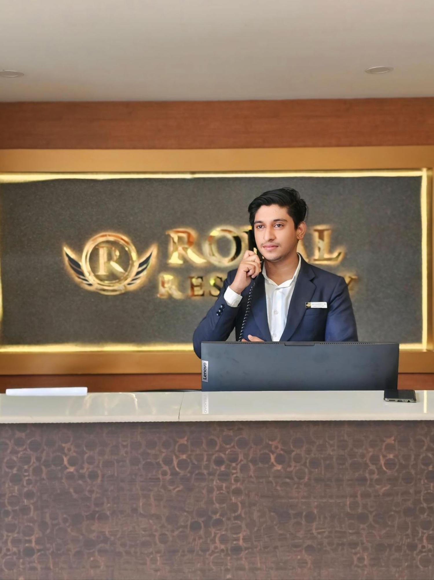 Royal Residency Hotel Kannangad Kültér fotó
