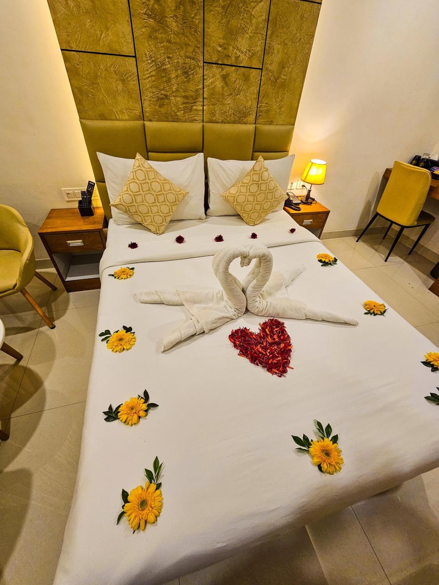 Royal Residency Hotel Kannangad Kültér fotó
